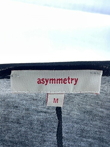 m Beden siyah Renk Asymmetry T-shirt %70 İndirimli.