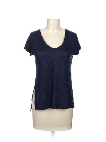 Stradivarius T-shirt %70 İndirimli.
