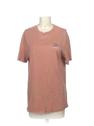 Defacto T-shirt %70 İndirimli.
