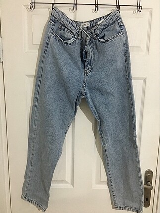 MOM JEAN
