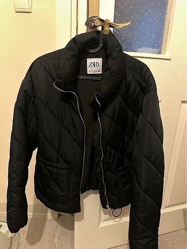 ZARA MONT