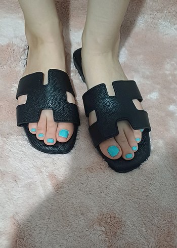 Siyah Renkli Stiletto Topuklu Kadın Terlik