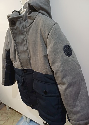 Gri Kapüşonlu Erkek Çocuk Mont - Görsel 2