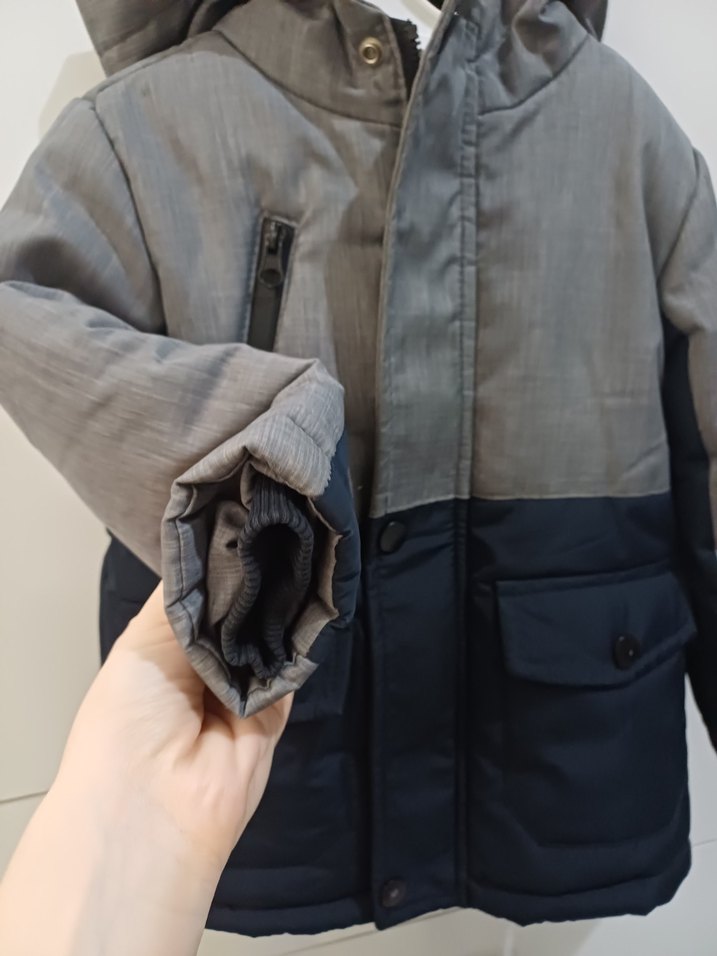 Gri Kapüşonlu Erkek Çocuk Mont - Görsel 4