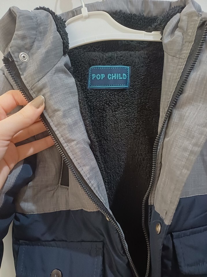 Gri Kapüşonlu Erkek Çocuk Mont - Görsel 3