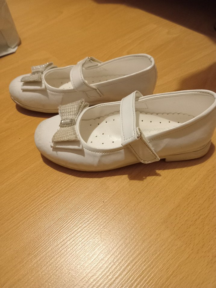 27 numara Beyaz Tokalı Babet Ayakkabı - Görsel 4