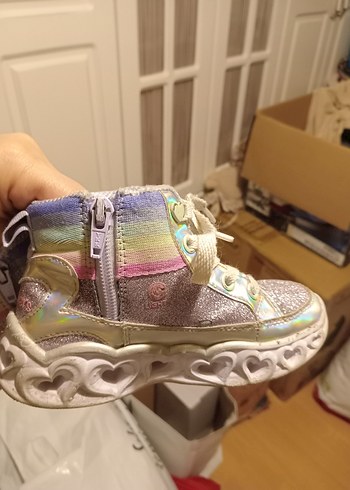 Skechers 27 numara, Işıklı Kalpli çok şık  Spor bot - Görsel 8