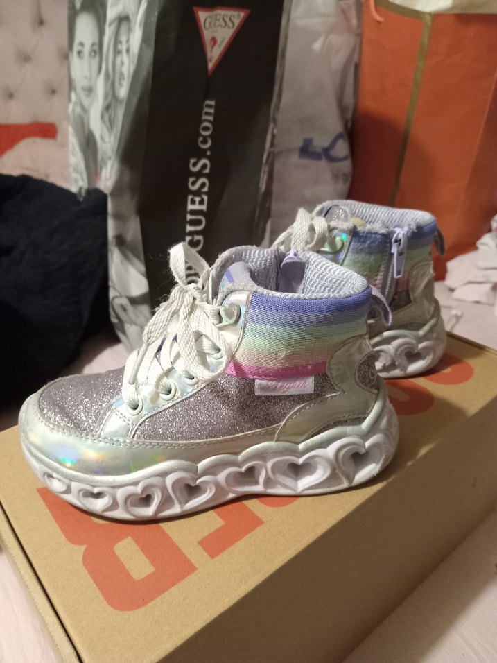 Skechers 27 numara, Işıklı Kalpli çok şık  Spor bot - Görsel 4