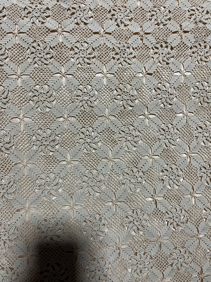 İşlemeli Beyaz Yatak Örtüsü ve Kırlent Seti - Görsel 4