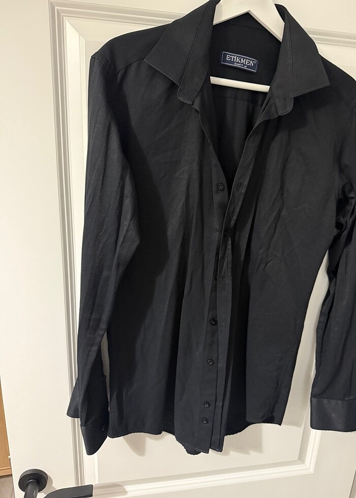 Siyah gömlek - Görsel 3