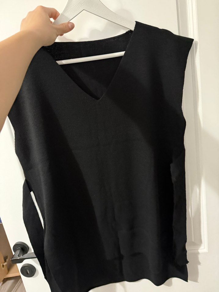 Siyah V Yaka Kadın Süveter - Görsel 4