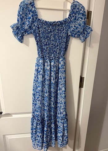 Çiçekli mavi elbise - Görsel 4