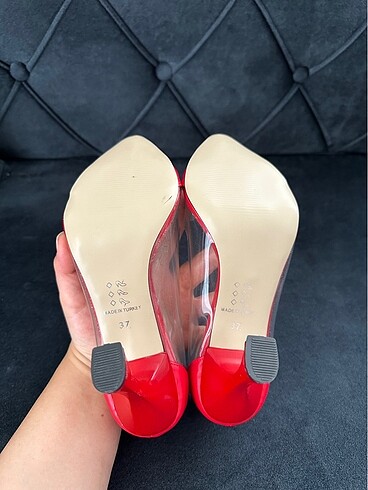 Kırmızı topuklu ayakkabı - Görsel 5