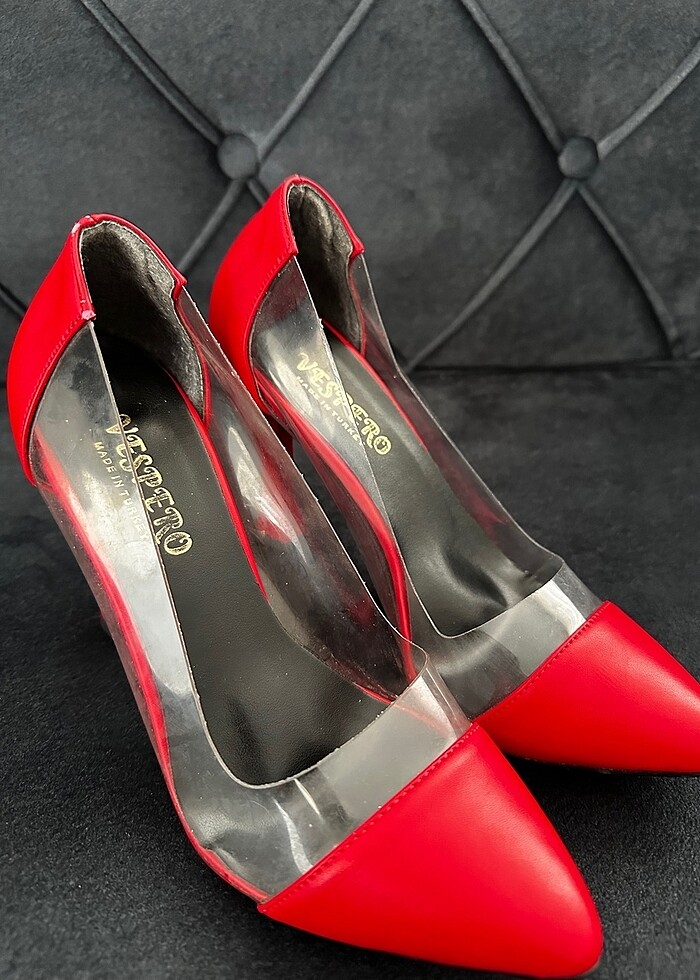 Kırmızı topuklu ayakkabı - Görsel 4