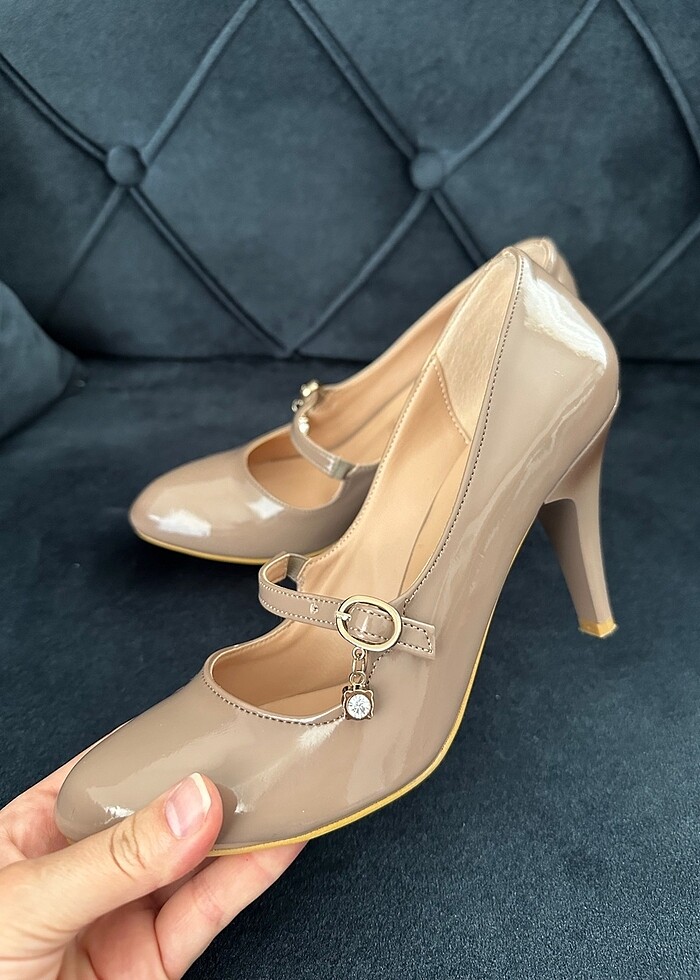 Topuklu ayakkabı - Görsel 4