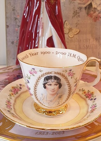 Royal Albert çay fincanı