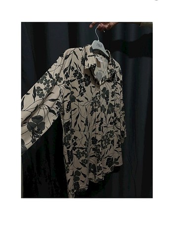Siyah Çiçek Desenli Bej Uzun Kollu Gömlek - Görsel 3