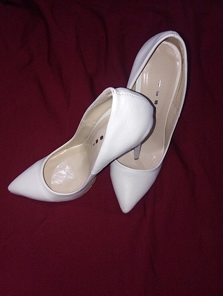 Beyaz Stiletto