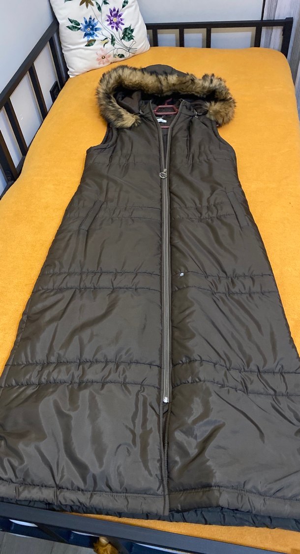 Kürk Detaylı Kahverengi Midi Sokak Stili Mont - Görsel 4