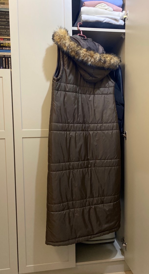 Kürk Detaylı Kahverengi Midi Sokak Stili Mont - Görsel 3