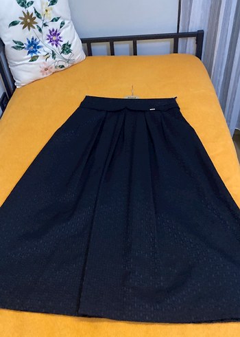 Siyah Pilili Uzun Kadın Etek Armine - Görsel 3