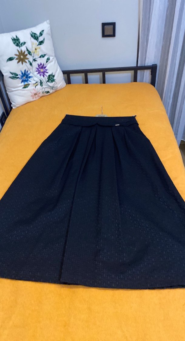 Siyah Pilili Uzun Kadın Etek Armine - Görsel 3