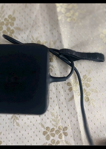 Siyah ASUS Şarj Adaptörü - Görsel 2