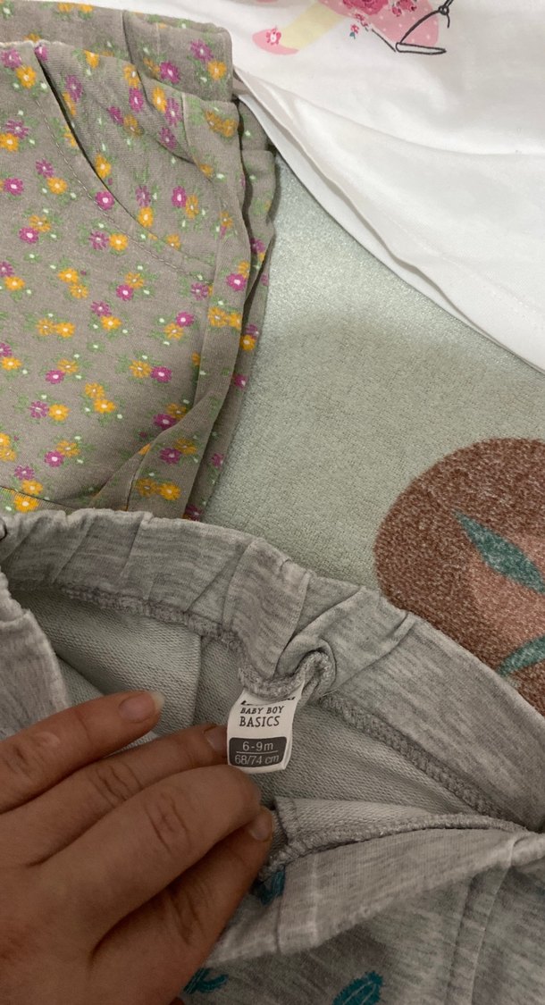 Kız Bebek Örme Gri Şortlu Üçlü Takım - Görsel 3