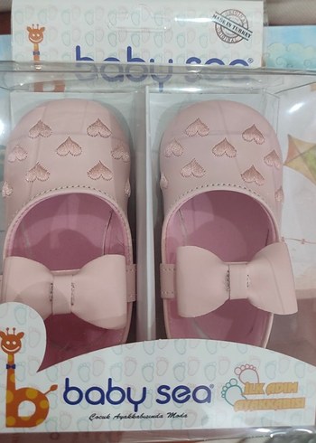 Kız bebek kalp nakışlı patik ayakkabı - Görsel 3