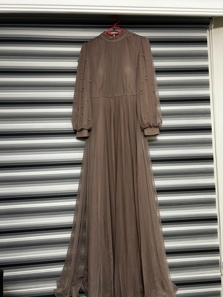 İnci Detaylı Uzun Bej Elbise - Görsel 2