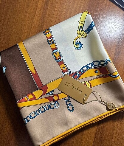 Gucci eşarp