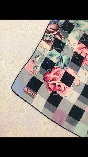 Armine yüzde yüz ipek eşarp