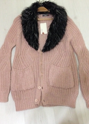 YAKASI KÜRKLÜ HIRKA