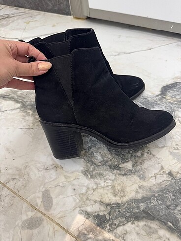 Stradivarius siyah bot