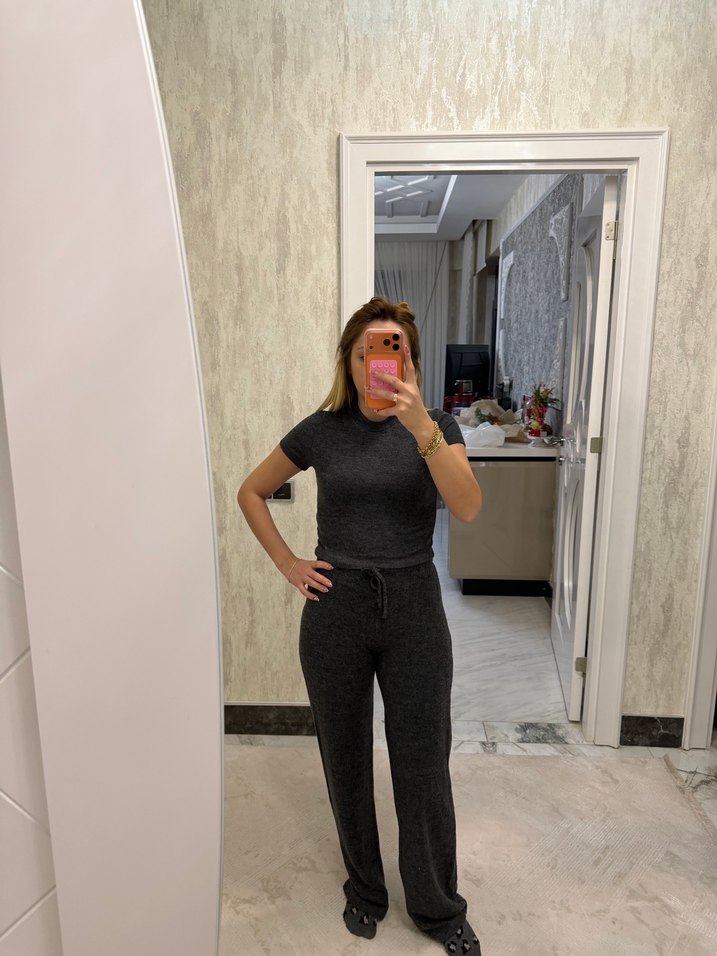 Gri Kısa Kollu Yüksek Yakalı Kadın takım - Görsel 2