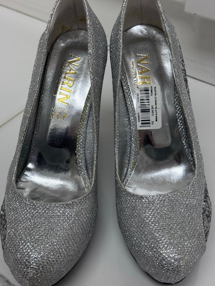 Gri Yılan Desenli Simli Topuklu Kadın Ayakkabı - Görsel 2