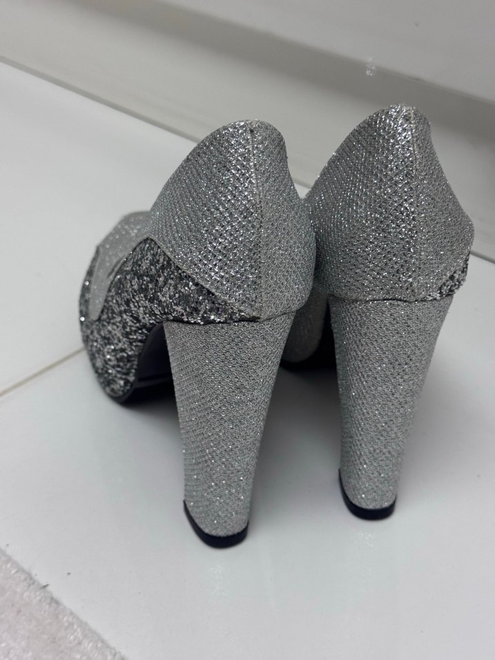 Gri Yılan Desenli Simli Topuklu Kadın Ayakkabı - Görsel 4