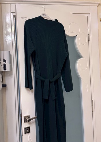 Kadın zümrüt yeşil Uzun Boğazlı Kemerli Elbise - Görsel 2