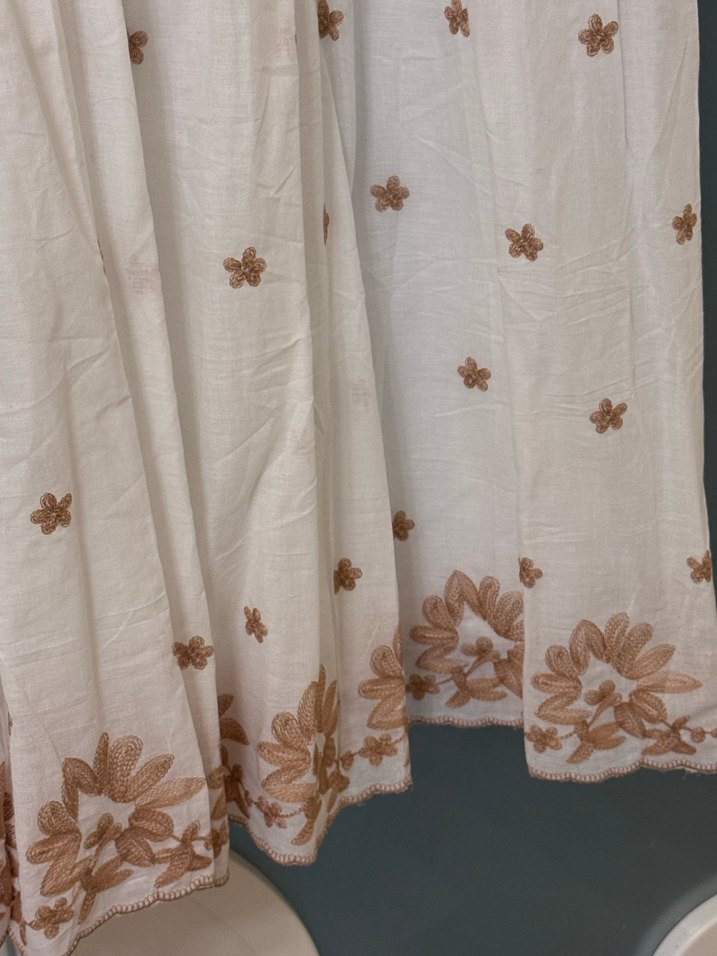 Bohem Nakışlı Uzun Beyaz Elbise - Görsel 4