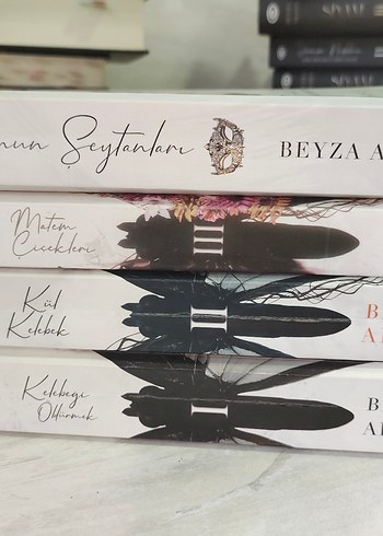 Beden Renk onun şeytanları+kelebeği oldurmek+kul kelebek+ matem çiçekleri