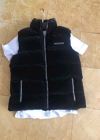Moncler ürünü