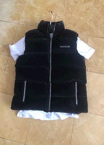 Moncler ürünü