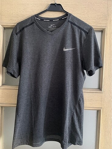 Nike Dri Fit Running T Shirt M beden
