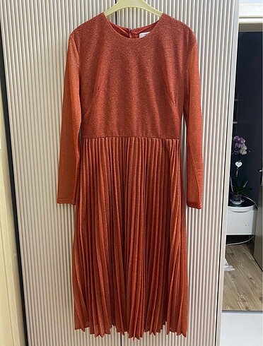 Twist simli kumaş turuncu elbise - Görsel 5