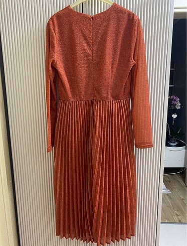 Twist simli kumaş turuncu elbise - Görsel 6