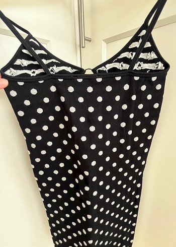 Puantiye Desenli Siyah İnce Askılı Elbise - Görsel 3