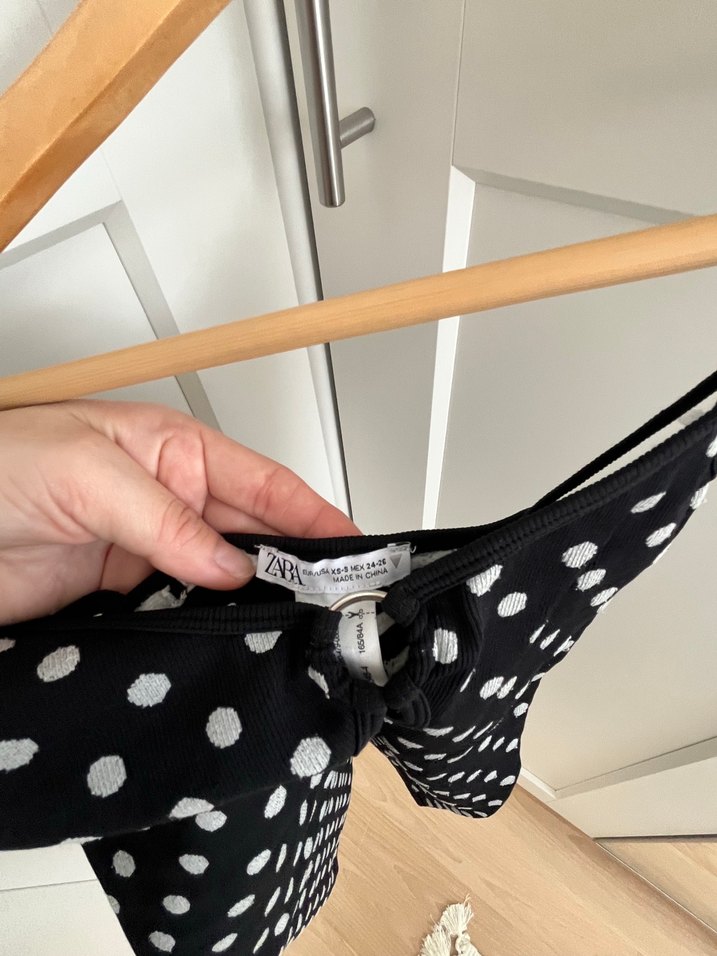 Puantiye Desenli Siyah İnce Askılı Elbise - Görsel 4