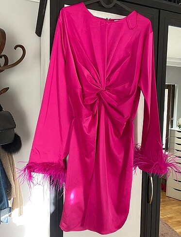 Pembe Elbise