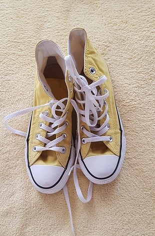 sarı bilekte converse