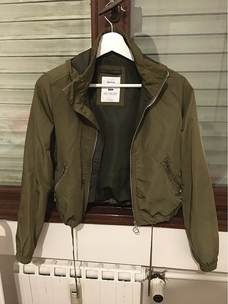bershka yagmurluk
